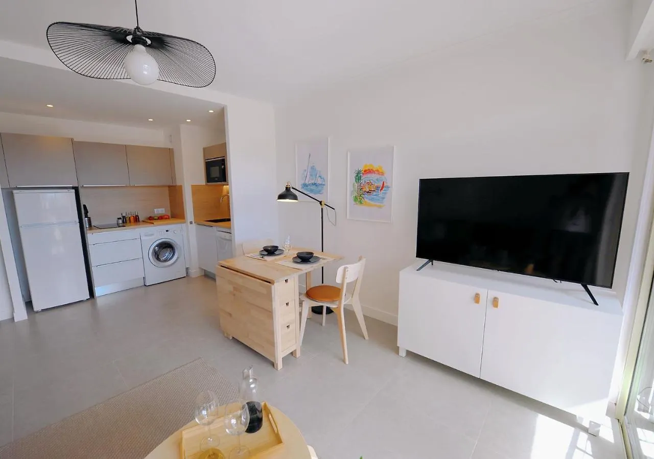 Antibes Centre, 2P, Terrasse, Garage Apartment 0*,