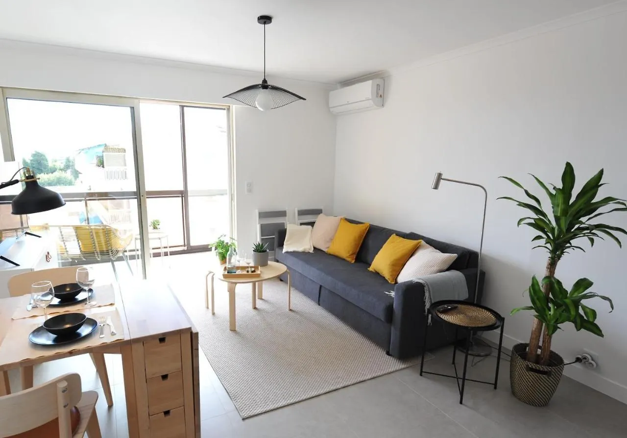 Antibes Centre, 2P, Terrasse, Garage Apartment France