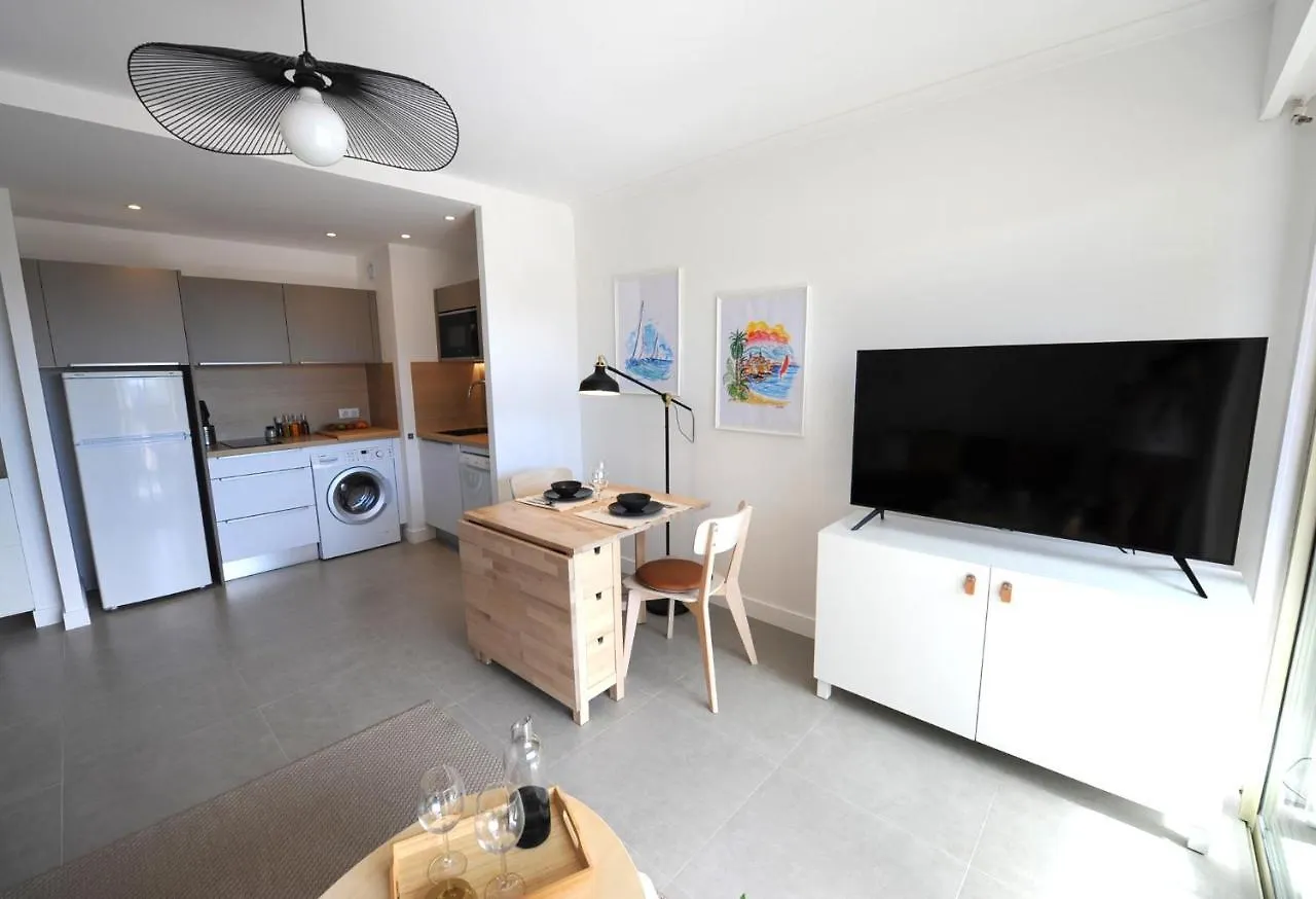 Antibes Centre, 2P, Terrasse, Garage Apartment