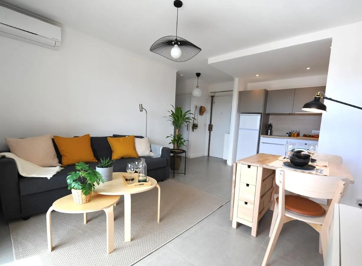 Antibes Centre, 2P, Terrasse, Garage Apartment 0*,  France