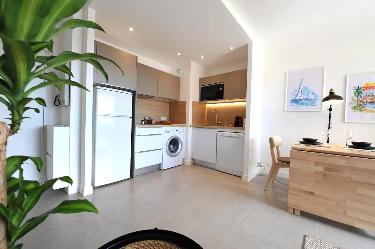 Antibes Centre, 2P, Terrasse, Garage Apartment France
